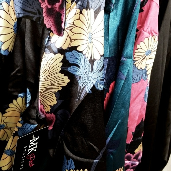 💲Floral Silky Satin Front Wrap Bodysuit - Picture 5 of 7